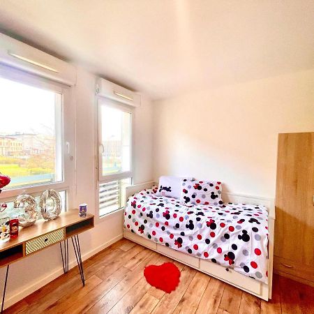5 Min From Disneyland Cozy Retreat Apartment Montevrain Bagian luar foto