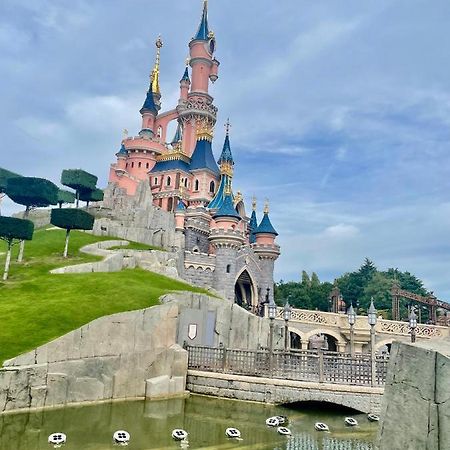 5 Min From Disneyland Cozy Retreat Apartment Montevrain Bagian luar foto