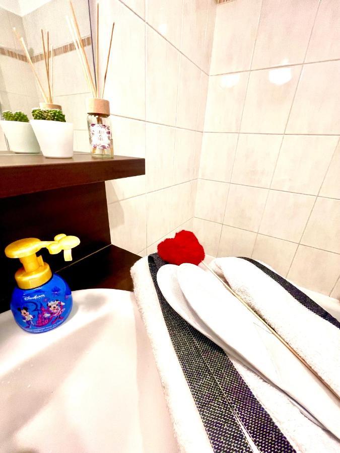 5 Min From Disneyland Cozy Retreat Apartment Montevrain Bagian luar foto