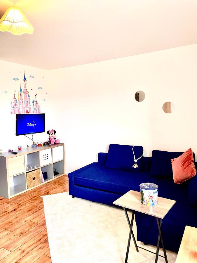5 Min From Disneyland Cozy Retreat Apartment Montevrain Bagian luar foto