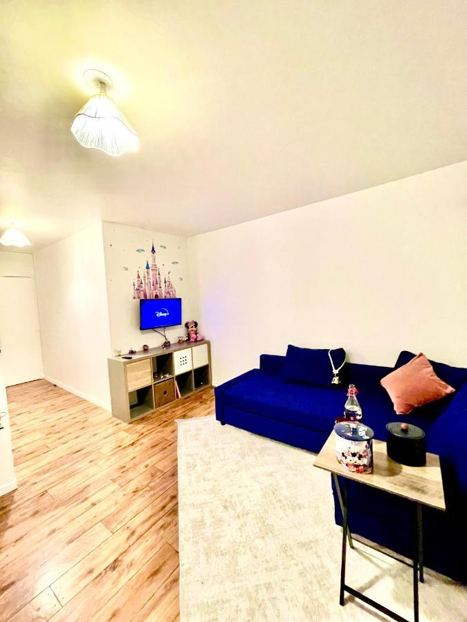 5 Min From Disneyland Cozy Retreat Apartment Montevrain Bagian luar foto