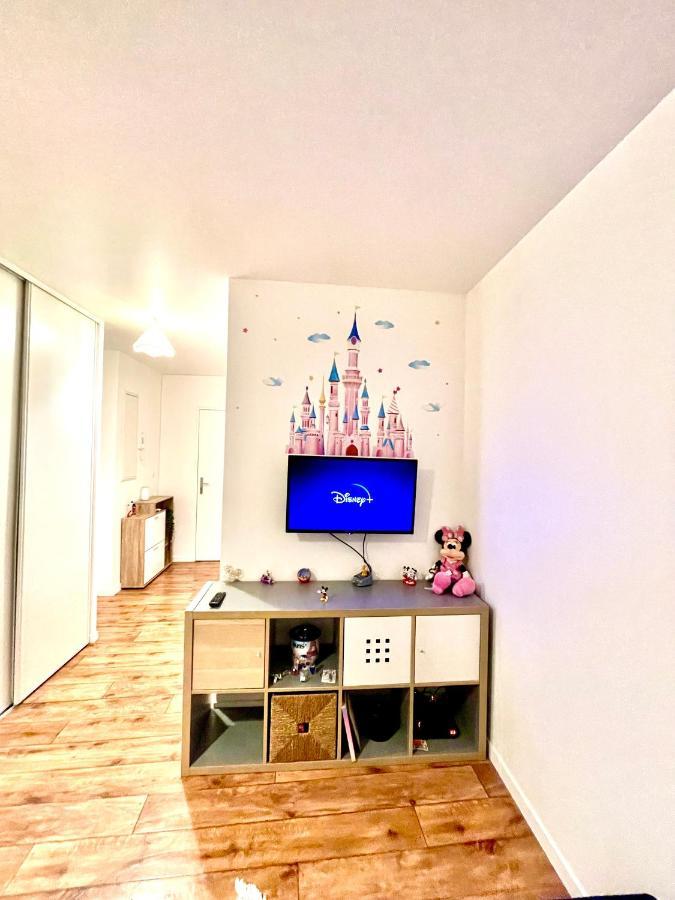 5 Min From Disneyland Cozy Retreat Apartment Montevrain Bagian luar foto