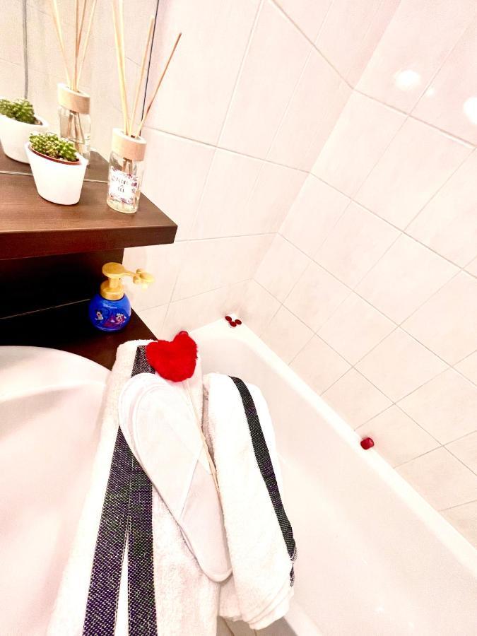 5 Min From Disneyland Cozy Retreat Apartment Montevrain Bagian luar foto