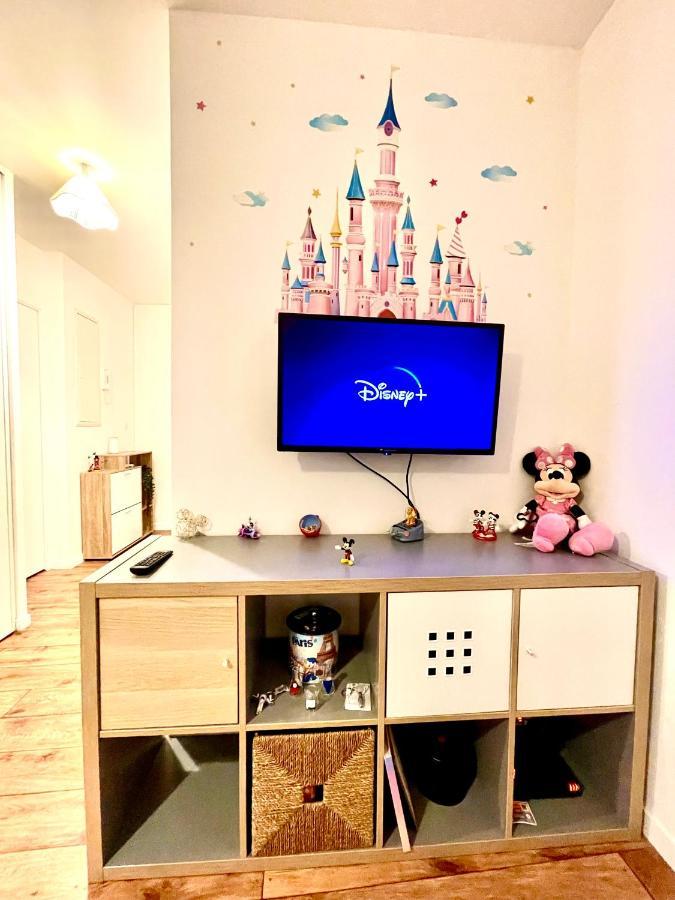 5 Min From Disneyland Cozy Retreat Apartment Montevrain Bagian luar foto